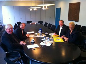 Minister Dirk NIebel und Dr. Birgit Reinemund MdB im Gespräch mit Prof. Meister von der Musikhochschule