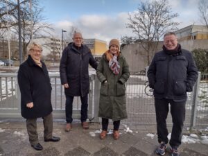 Gruppenfoto mit Dr. Reinemund, Konrektor Bernd Hocker, Rektorin Ulrike Hartmann und Wolfgang Taubert